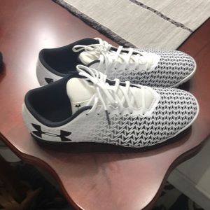 Size 7 Under Armour indoor soccer shoes